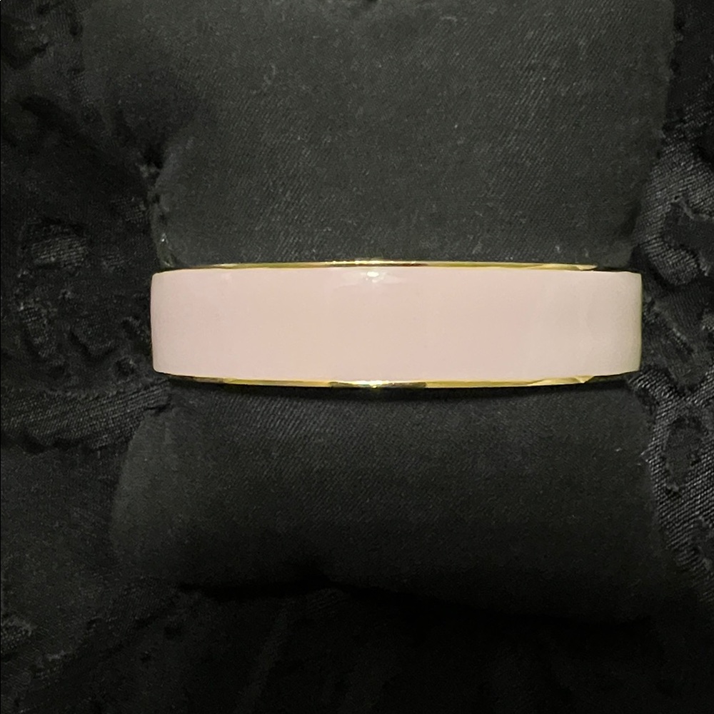 KATE SPADE, PHOEBE TURNLOCK ENAMEL PINK & GOLD BANGLE - Picture 5 of 9